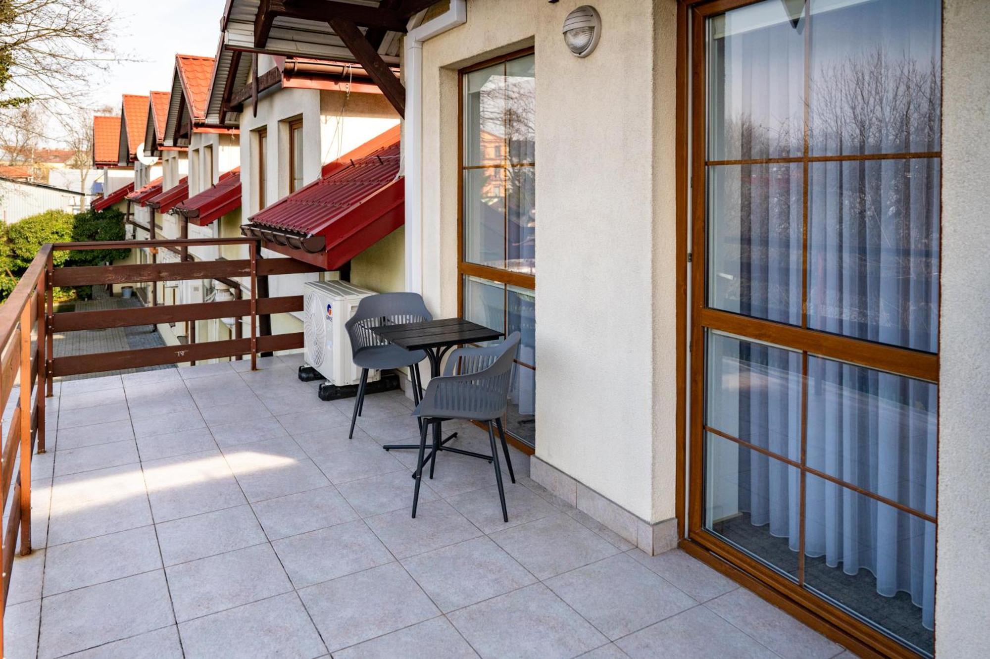 Hotel Duet Chełm Exterior foto